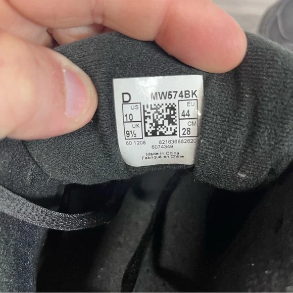 New Balance 574 Black Leather Sneakers Mens 10 Casual Shoes Walking Comfy - Picture 6 of 6